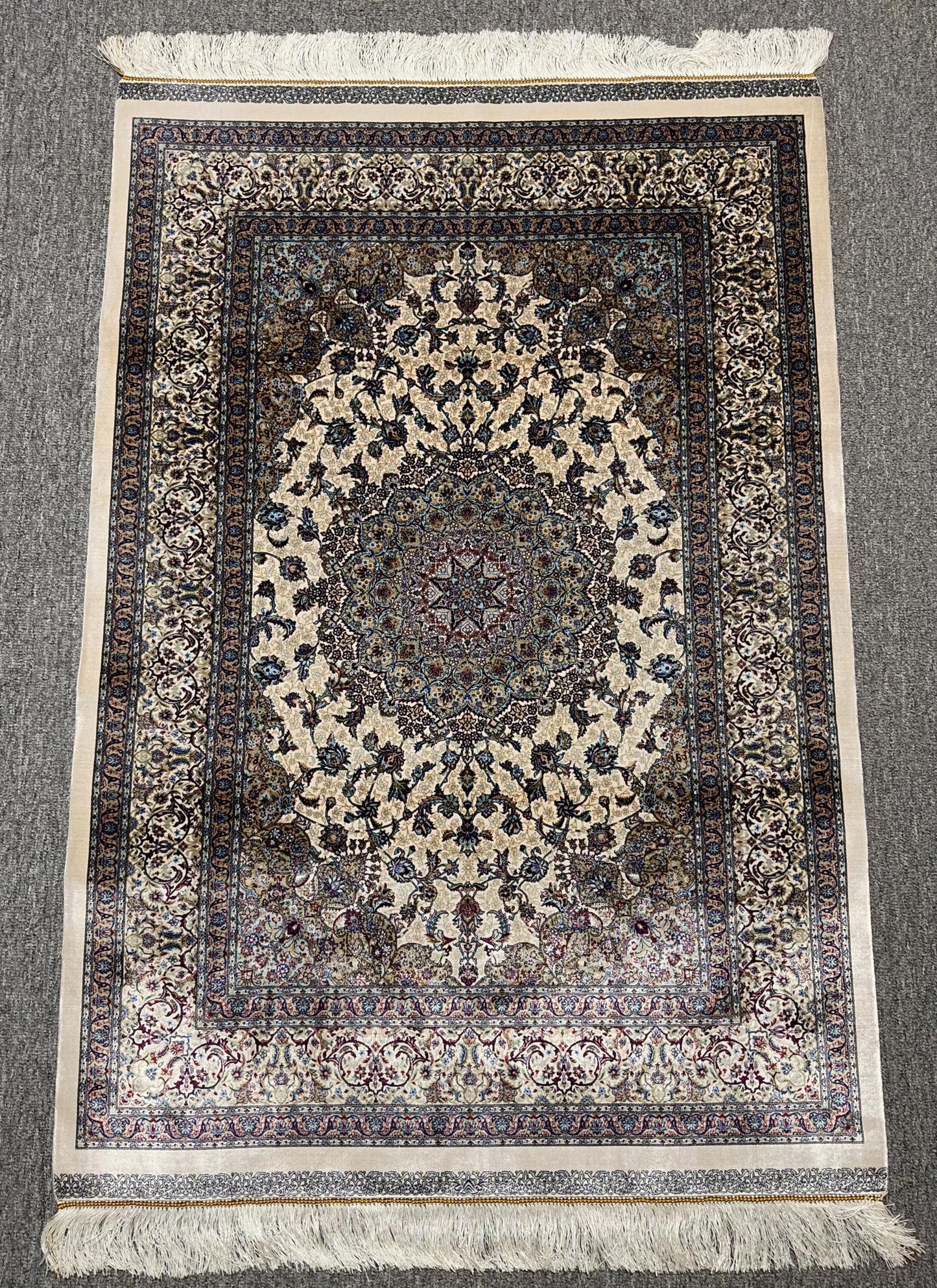 Authentic Persian Silk Rug–Intricate Medallion and Floral Patterns,Exquisite Oriental Silk Rug – Perfect for Living Room or Office Decor.