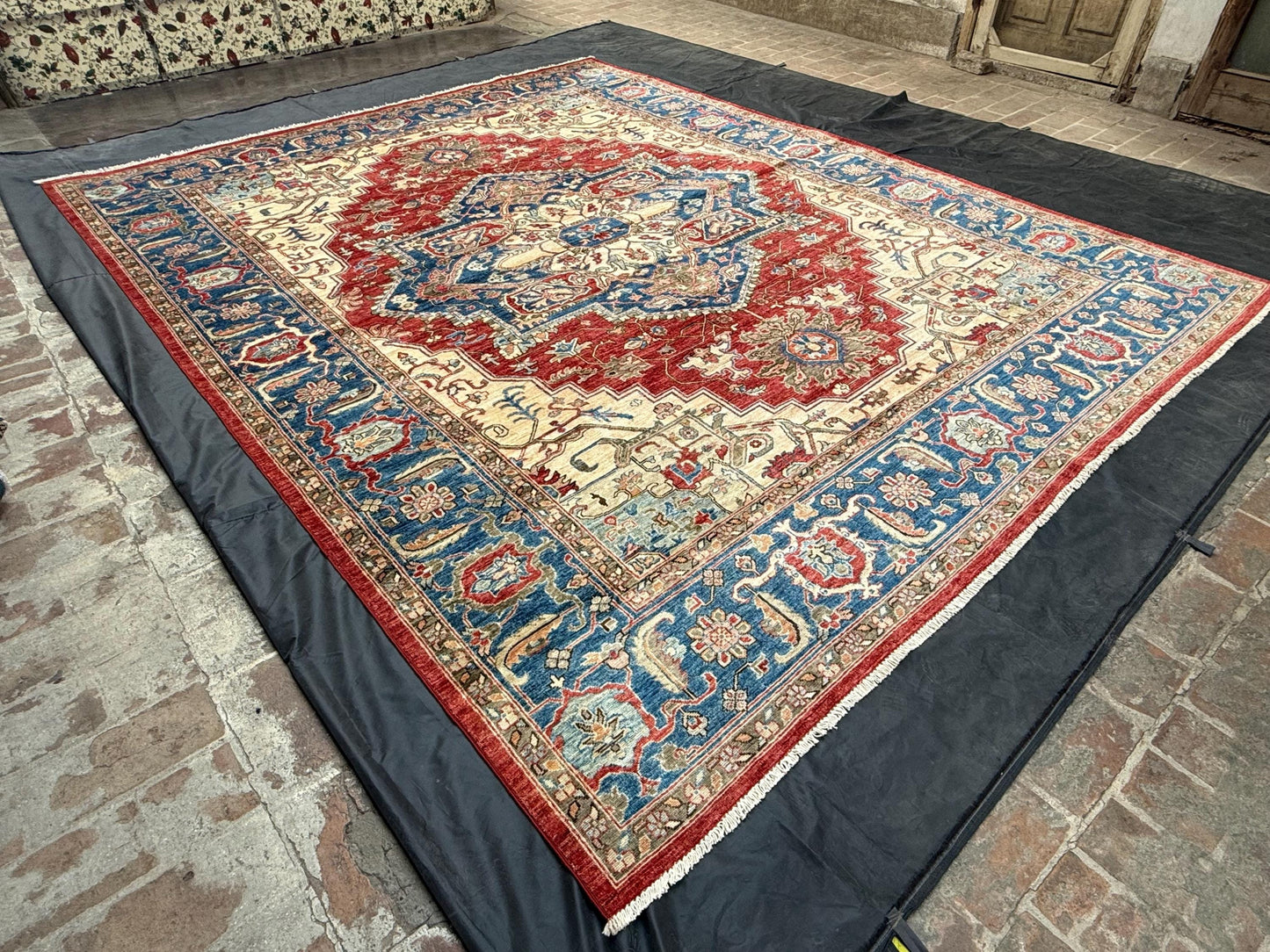 Handmade Heriz Rug,Vintage Heriz Persian Rug,Luxury Persian Heriz Rug,Large Heriz Rug,Hand-Knotted Red and Blue Wool Carpet,Rustic Heriz Rug