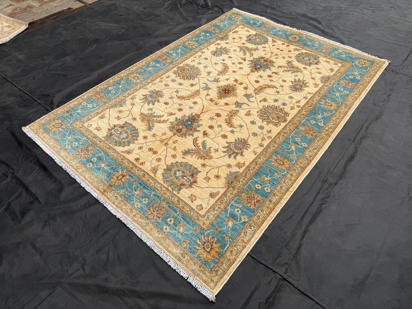 Chobi design Handmade Cream and Blue Floral Rug - Traditional Wool Carpet,Chobi Artisan Handwoven Beige and Teal Rug,Neutral Floral Pattern.