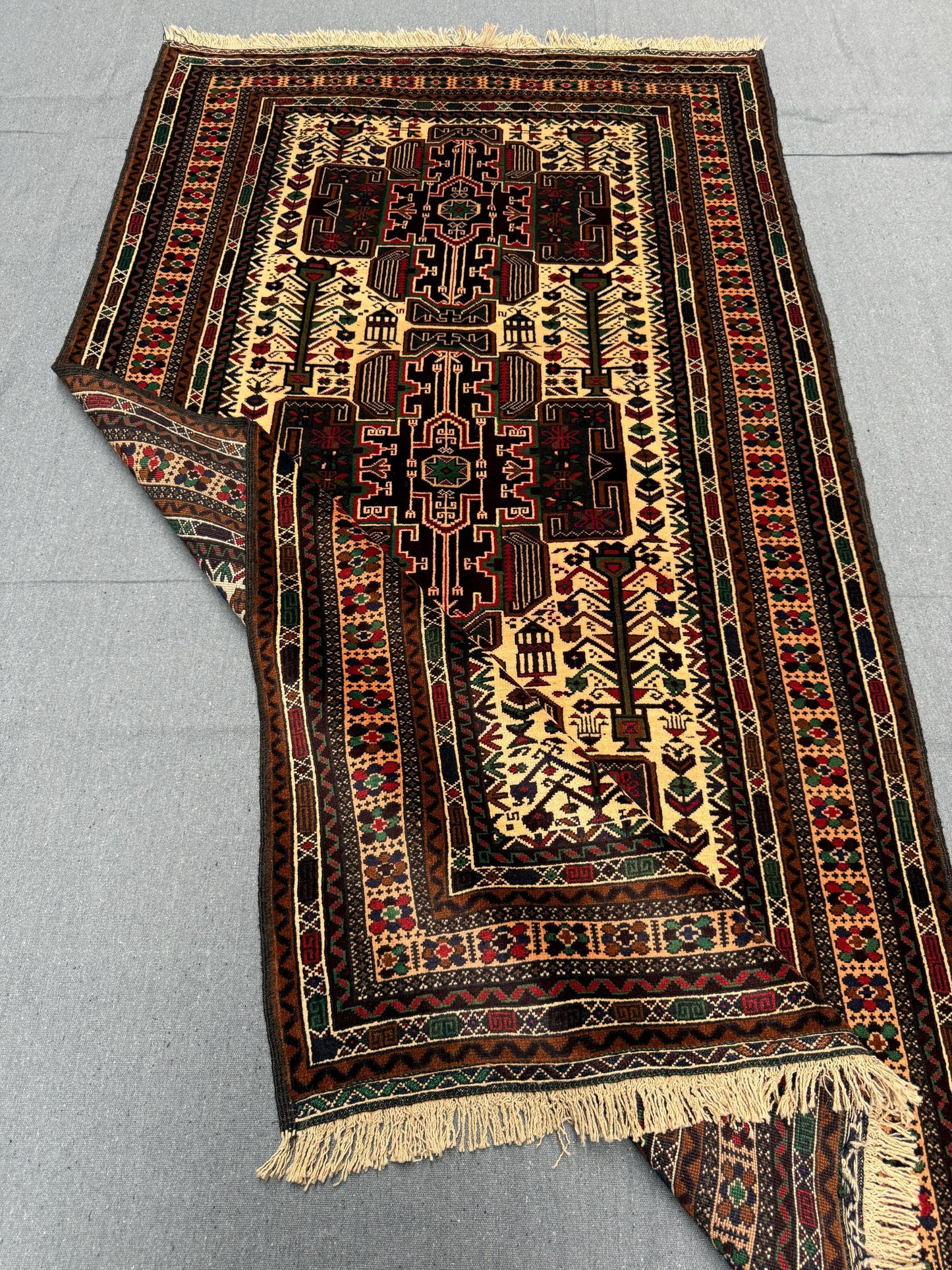 Handmade Turkish Rug-Tribal Wool Carpet with Intricate Geometric Patterns,Traditional Turkish Rug-Handwoven Wool Rug with Bold Tribal Motifs