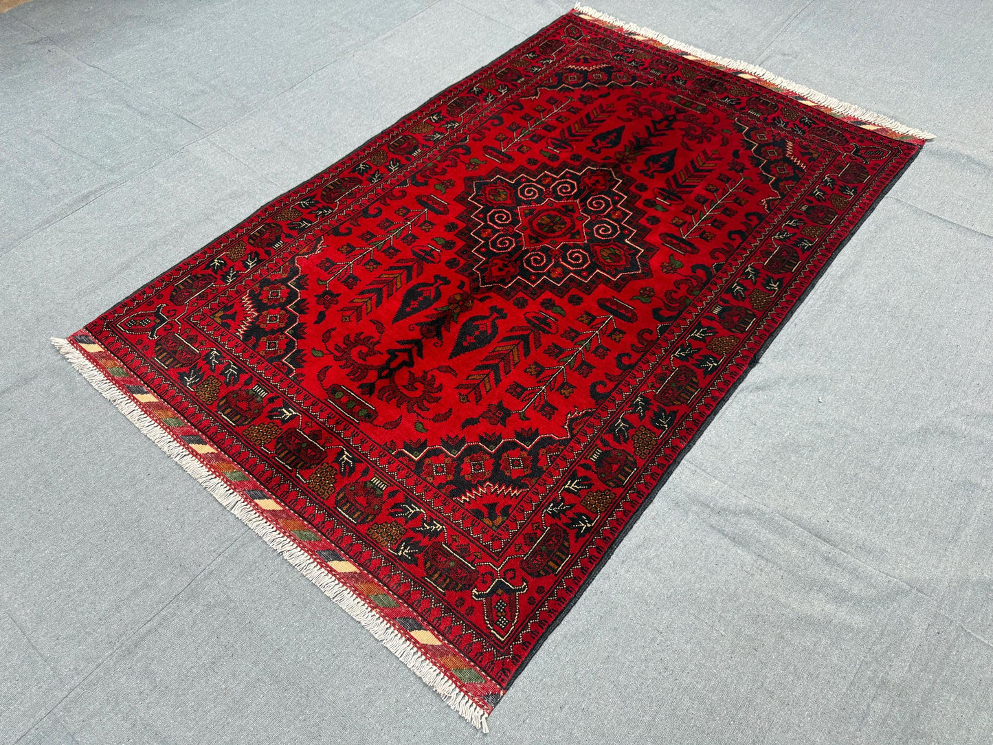 Luxury Handmade Red Wool Rug-Statement Carpet for Rustic and Modern Spaces,Handwoven Red Oriental RugAuthentic Handwoven Red Rug.Bedroom rug