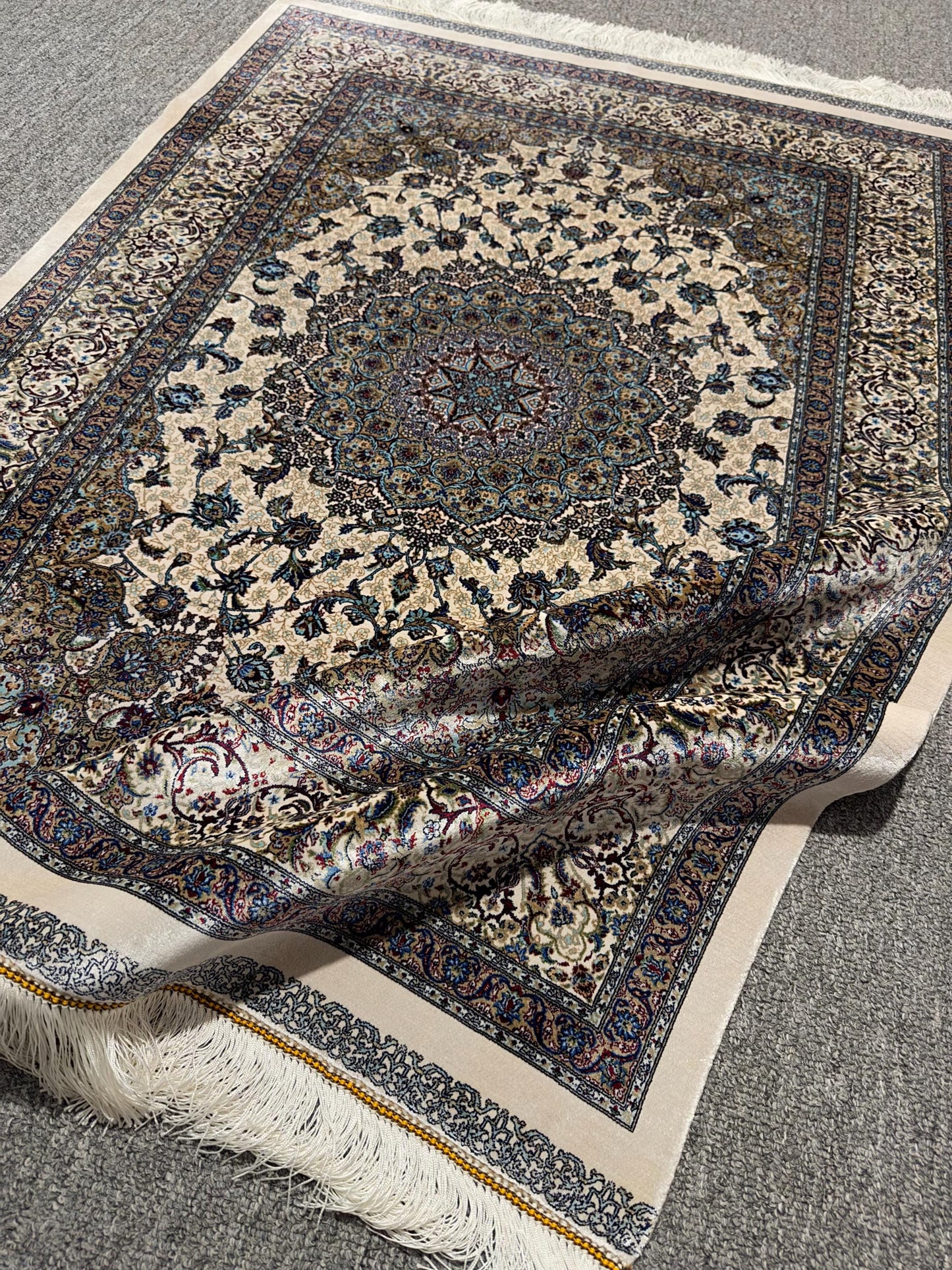 Authentic Persian Silk Rug–Intricate Medallion and Floral Patterns,Exquisite Oriental Silk Rug – Perfect for Living Room or Office Decor.