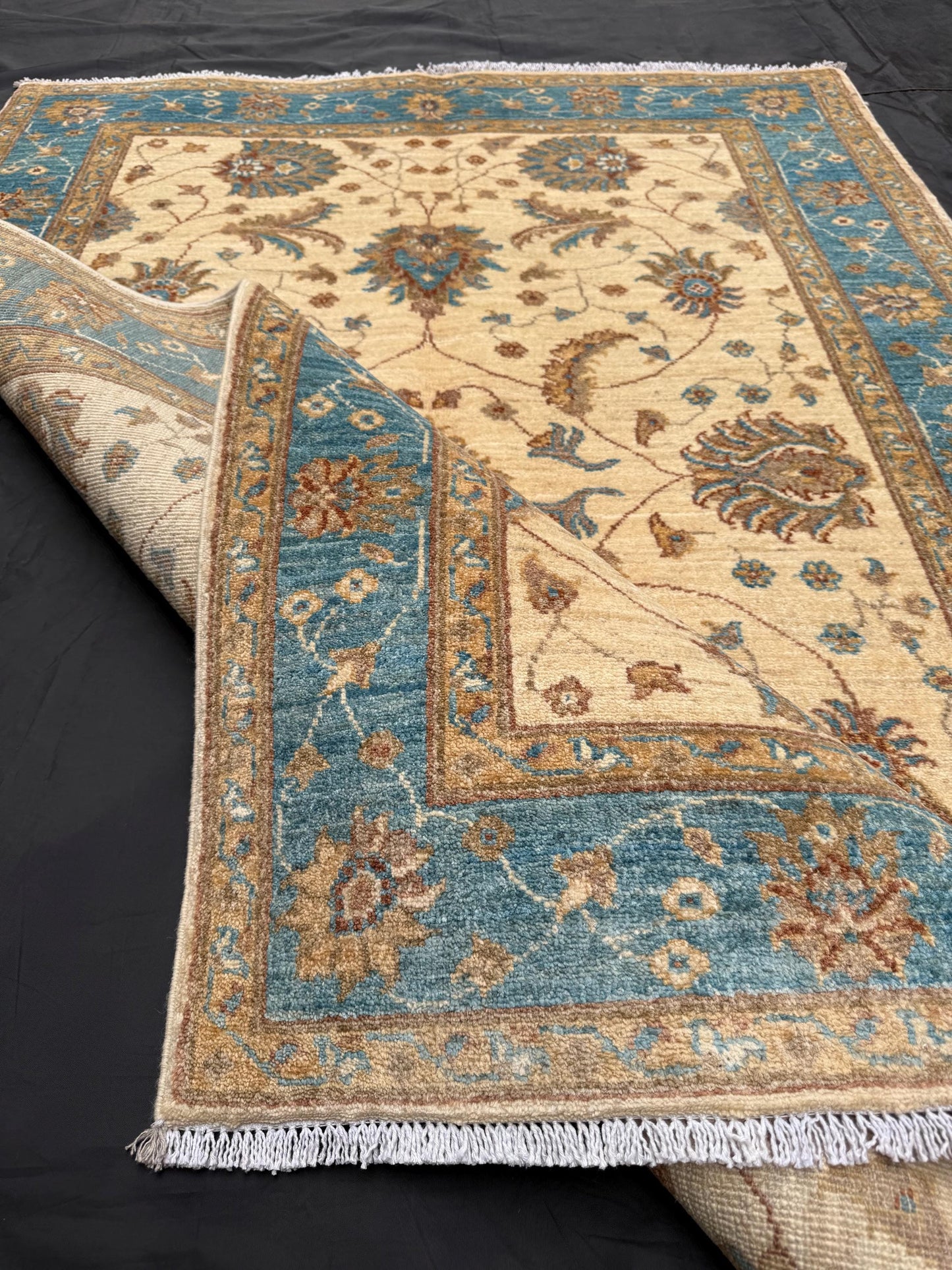 Chobi design Handmade Cream and Blue Floral Rug - Traditional Wool Carpet,Chobi Artisan Handwoven Beige and Teal Rug,Neutral Floral Pattern.