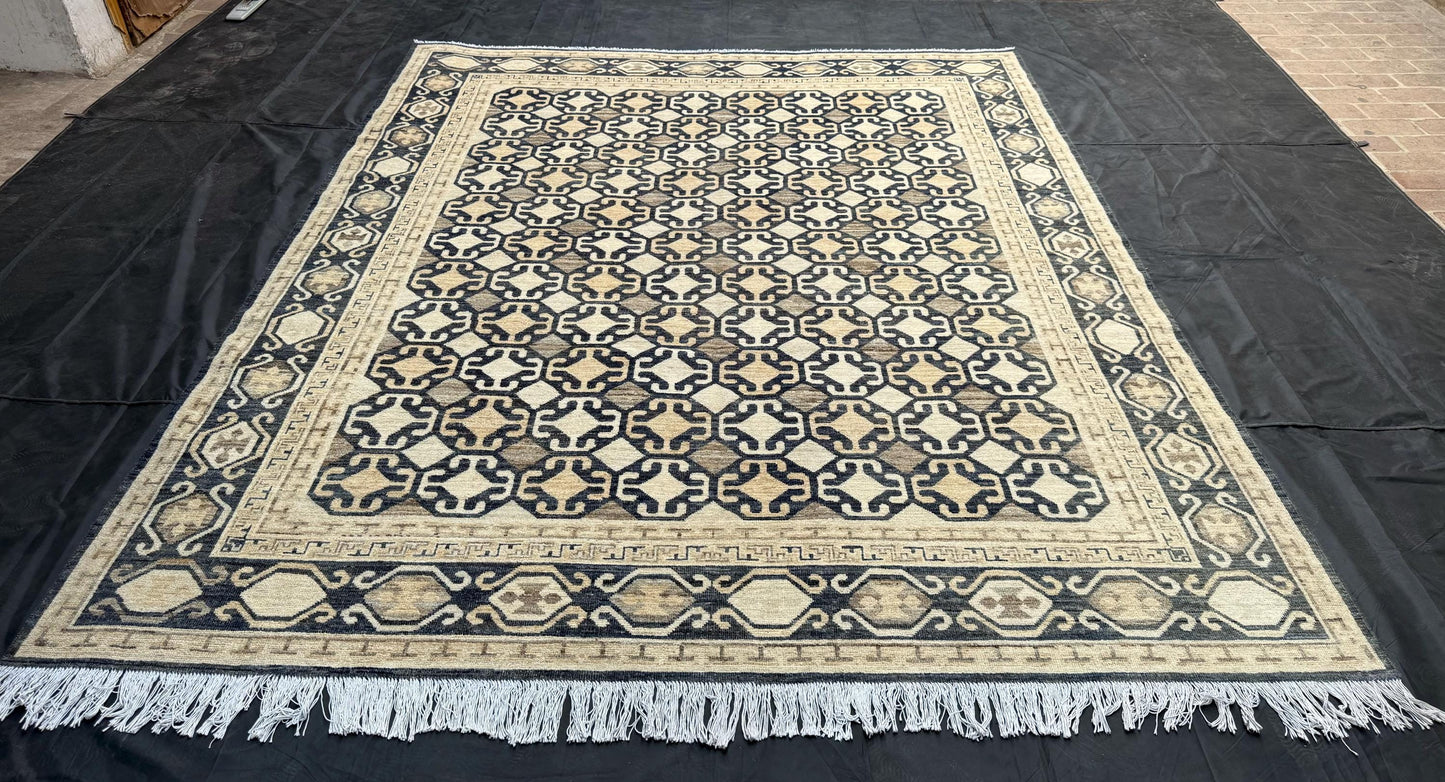 Large Handmade Turkish Oushak Rug,Black and Beige Oushak Rug,Vintage-Style Handmade Oushak Rug,Neutral Toned Oushak Rug,Neutral Oushak Rug