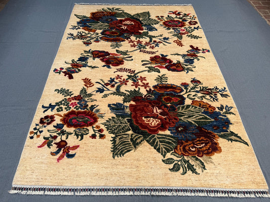 Handmade Beige Floral Rug,Handwoven Rug with Bold Floral Motifs,Vintage-Inspired Handmade Rug,Boho Floral Rug,Artisan Designer Floral Rug.