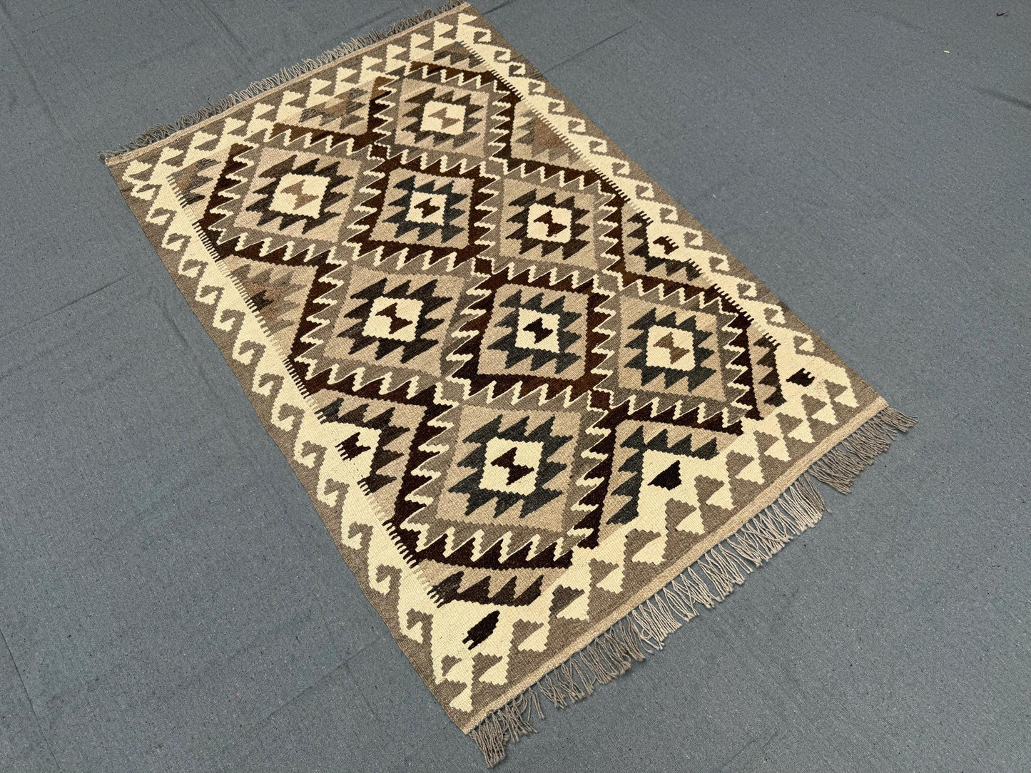 Handmade Kilim Rug - Geometric Wool Flatweave in Neutral Earthy Tones,Traditional Turkish Kilim Rug,Small Area Kilim Rug,Tribal Kilim Rug.