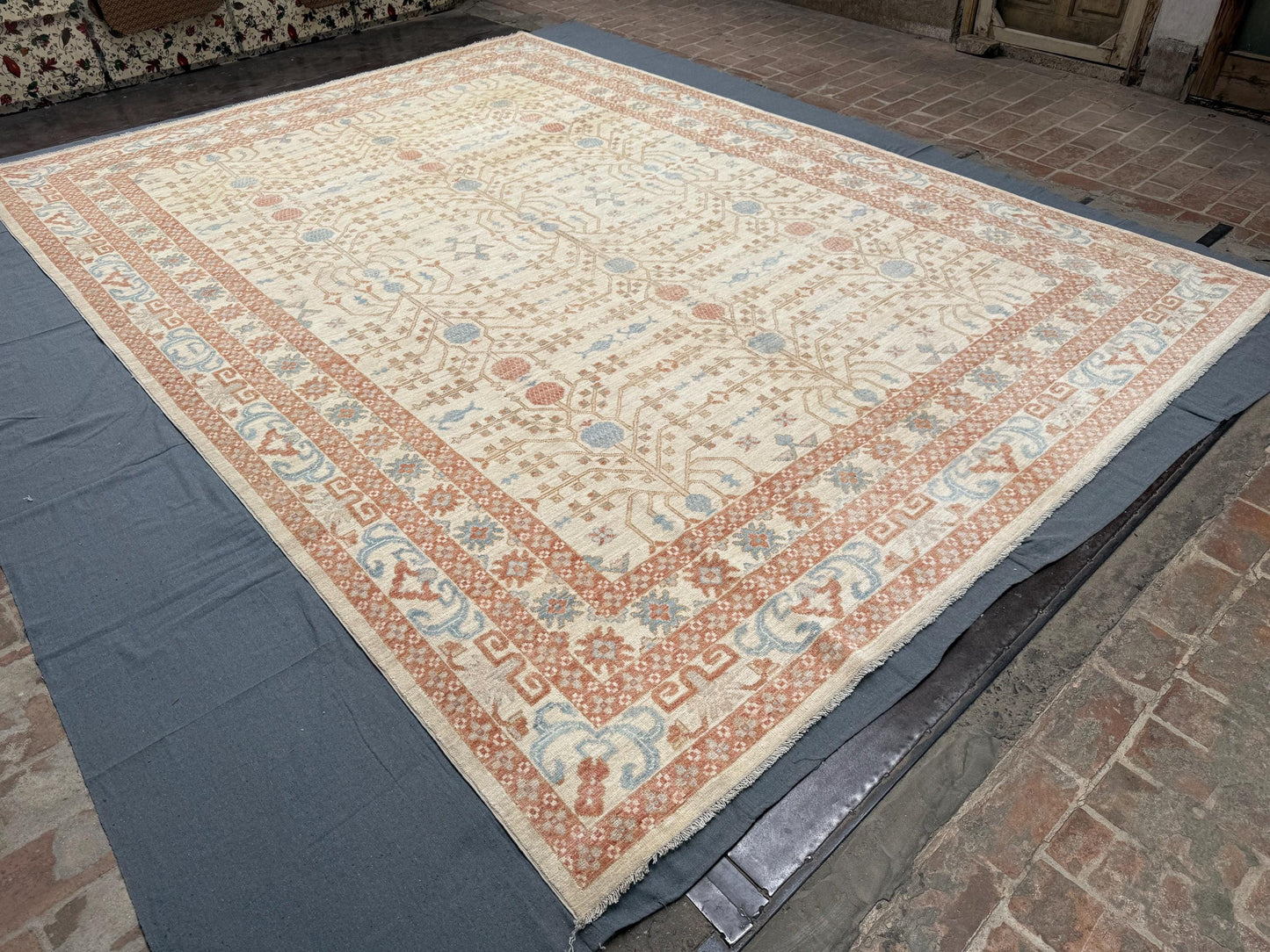 Handmade Turkish Oriental Rug 10x14 ft – Luxurious Wool Carpet with Elegant Floral Patterns in Warm Earthy Tones for Large Spaces