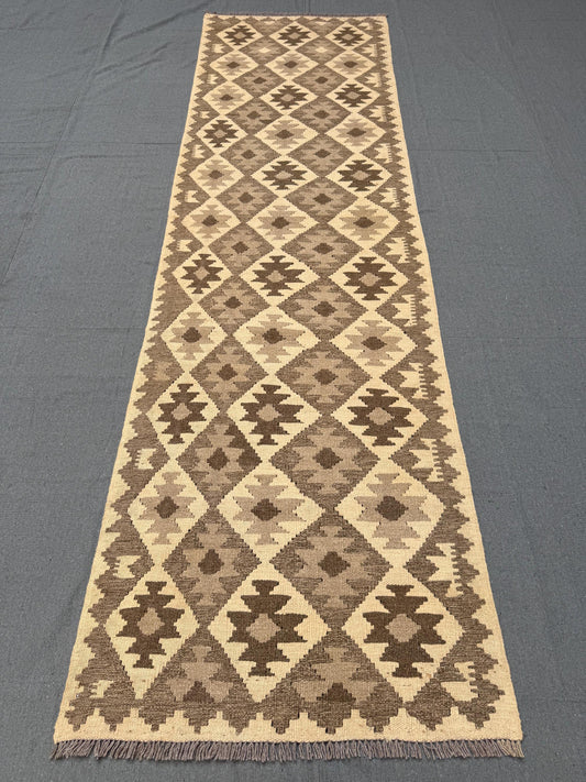 Vintage-Inspired Kilim Runner,Earthy Toned Kilim Runner rug,Handmade Turkish Flatweave Carpet for Narrow Spaces,Handmade Flatweave Kilim