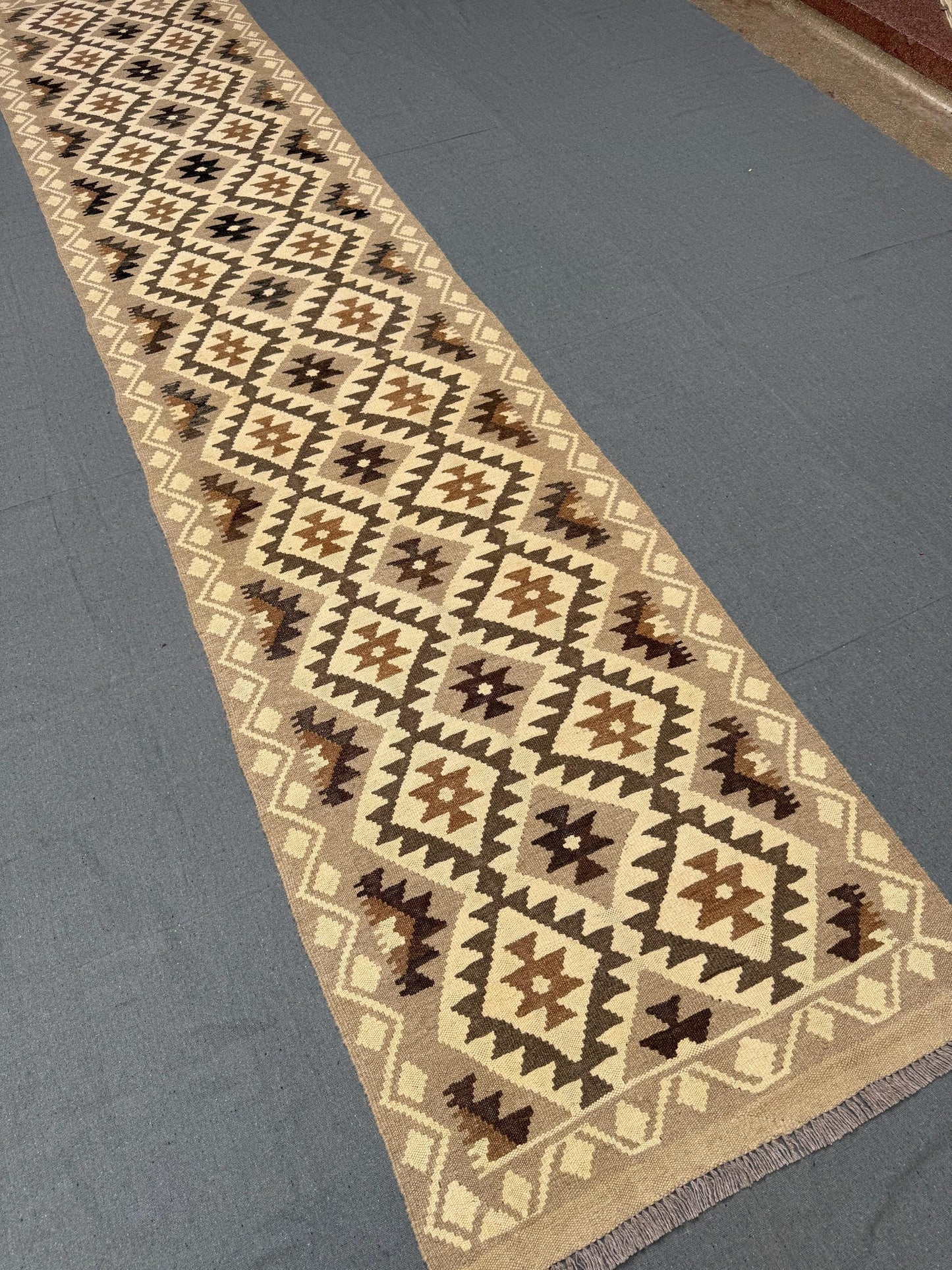 Traditional Turkish Kilim Runner Rug,Neutral Beige and Brown Geometric Design,Modern Home Kilim runner,Turkish Kilim Runner Rug,Boho Runner