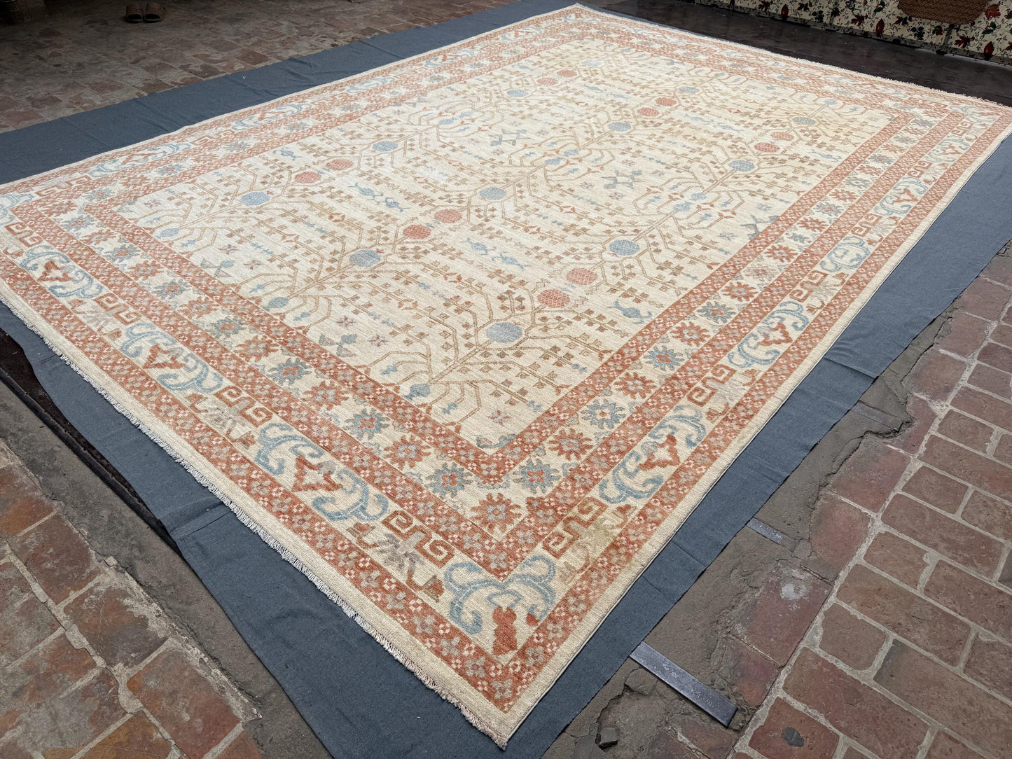 Handmade Turkish Oriental Rug 10x14 ft – Luxurious Wool Carpet with Elegant Floral Patterns in Warm Earthy Tones for Large Spaces