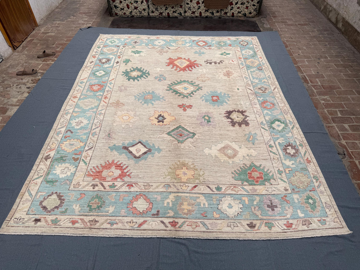 Handmade Turkish Oushak Rug 9x12 ft – Luxurious Wool Carpet with Intricate Floral Patterns and Neutral Pastel Tones for Large Spaces